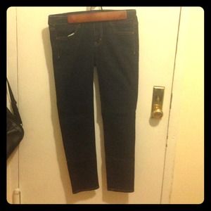 AE dark wash skinny jegging