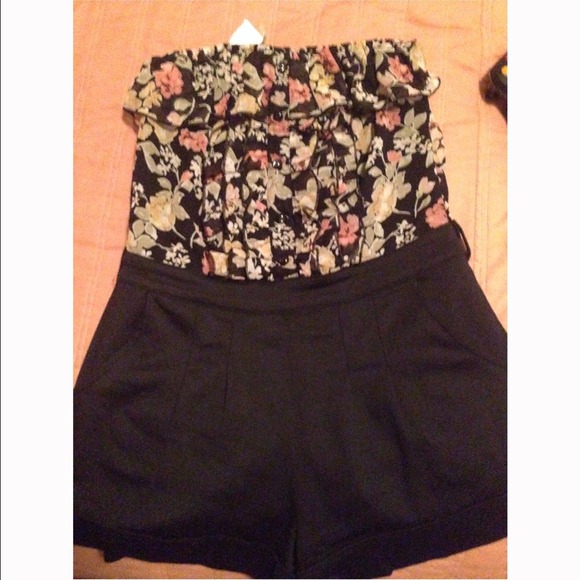 Romper - Picture 1 of 4