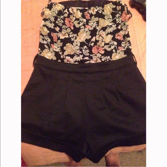 Romper - Picture 2 of 4