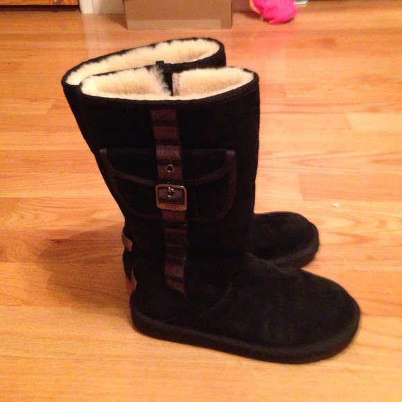 UGG Women's Retro Cargo Boots