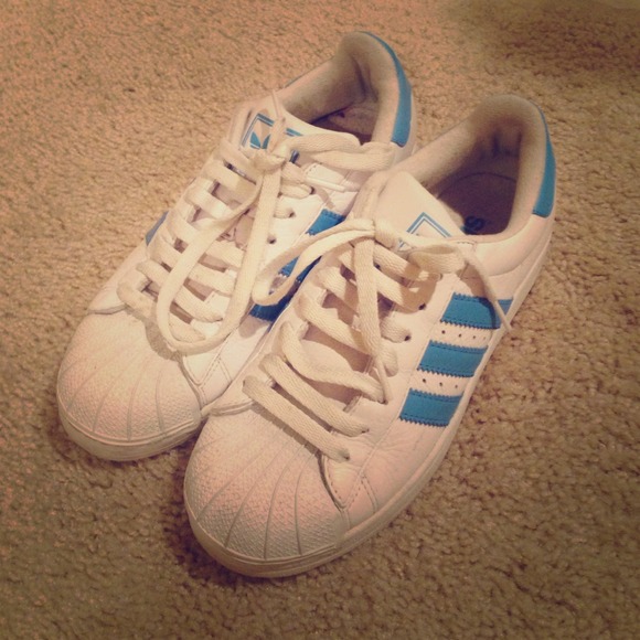 Adidas superstar shell toes sneaker