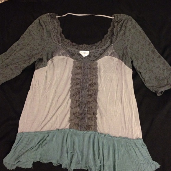 Grey & blue lace top