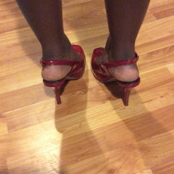 Red platform shoes - Picture 3 of 4