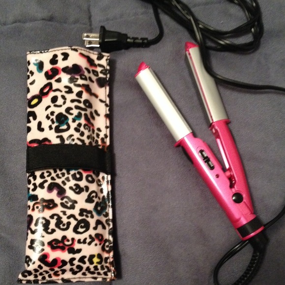 Mini conair straightener w/ case