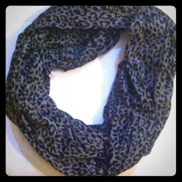 grey leopard print infinity scarf