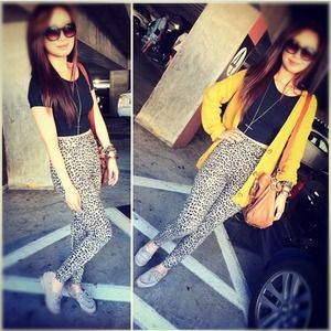 High waisted trouser