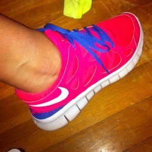 Nike Free Run 2 size 8 pink/blue