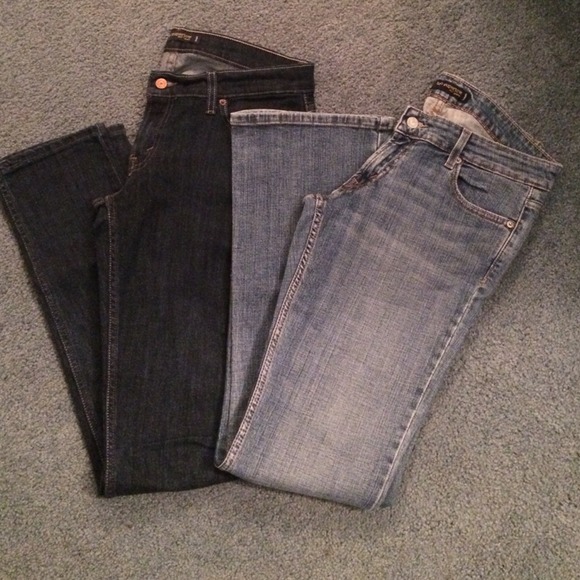 Two pairs of Levi jeans!