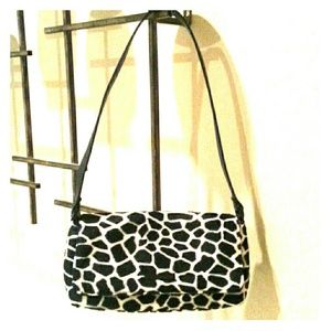 Giraffe print soft purse
