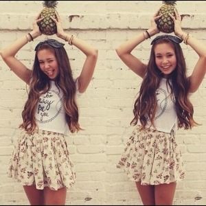 Brandy Melville White Sunflower Skirt 🌻