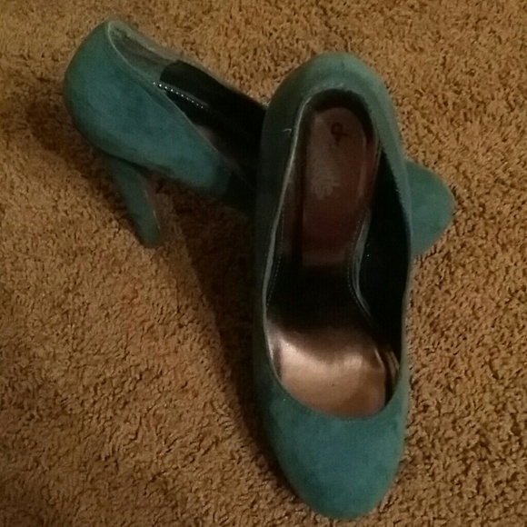 Blue green heels - Picture 1 of 4