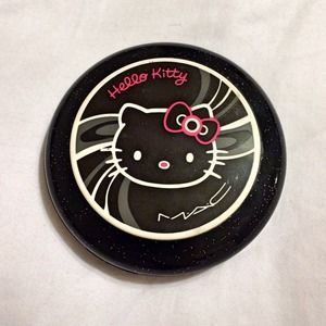 MAC Hello Kitty Beauty Powder Blush
