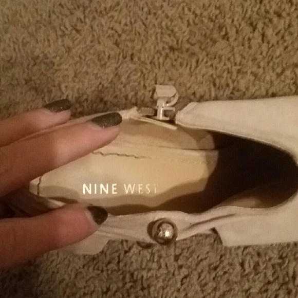 nine west booties - Picture 3 of 4