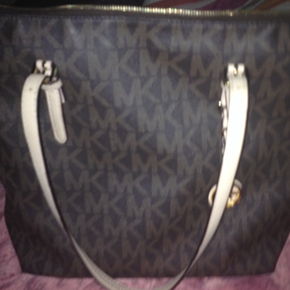 Michael Kors Signature monogram tote