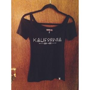 Kendall and Kylie kalifornia tee shirt