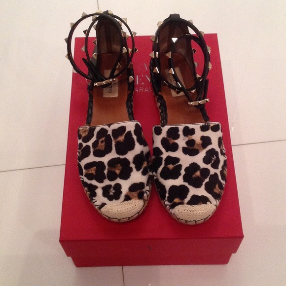 ♦️SOLD♦️Valentino Rockstud Espadrille Flats