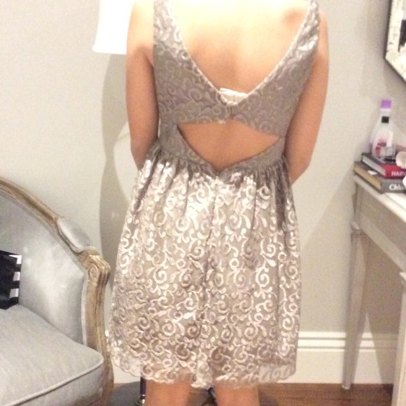 Grey and silver embroidery dress - Picture 2 of 2