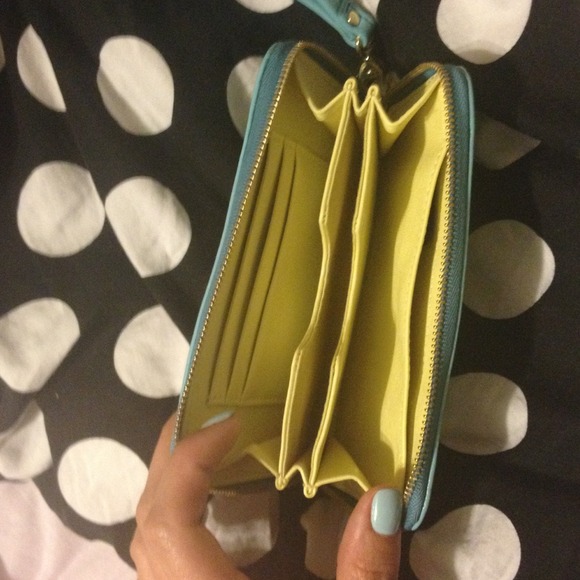 Tiffany blue Fossil wallet - Picture 2 of 3