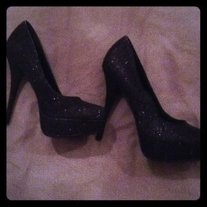 Black Sparkly Pumps
