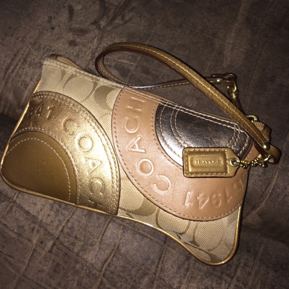 Authentic Coach purse and matching wristlet - Picture 2 of 4