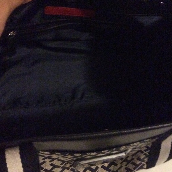 NWT TOMMY HILFIGER TOTE BAG - Picture 4 of 4