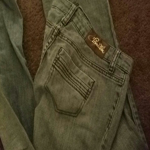 Low Rise - Picture 2 of 3