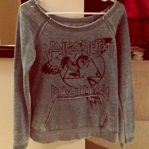 volcom sweater!