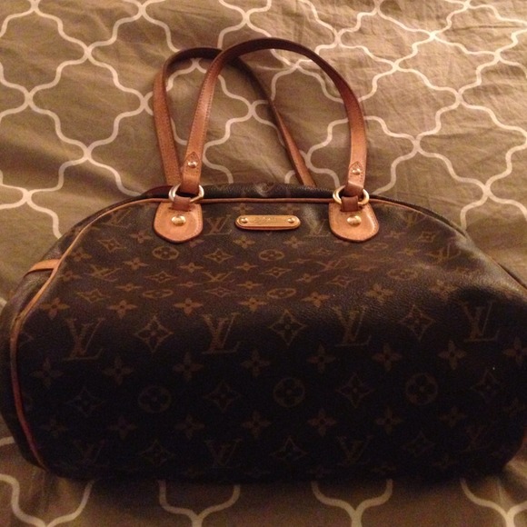 Louis Vuitton, Authentic, Price firm.