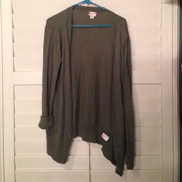 Green, boyfriend style cardigan
