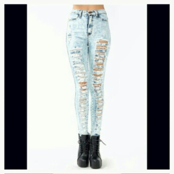Gorgeous distressed ripped  skinny jeans sz 5