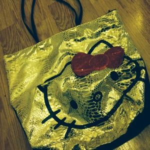 Hello kitty purse