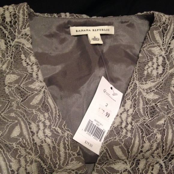 Beautiful Banana Republic Top - Picture 2 of 4