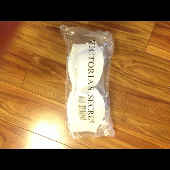 Strapless convertible bra /sports bra