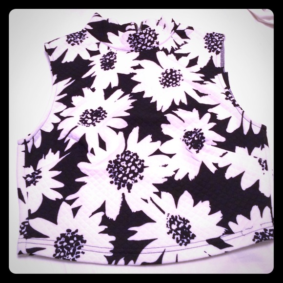 Floral Print, Full Zipper Back Crop Top