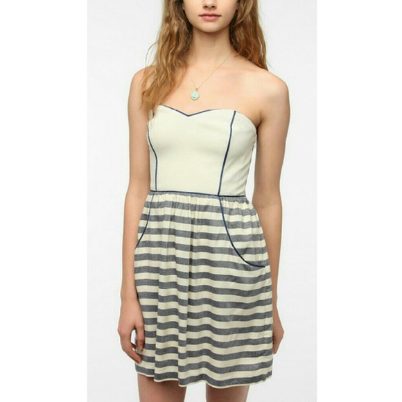 Kimchi Blue Libby Strapless Woven Dress