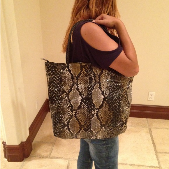 Shiny faux leather tote. Python print.