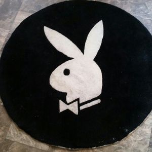 Playboy round rug black and white