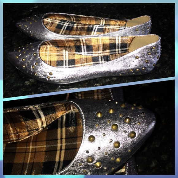 New Silver Shoes by Envy sz 7.5