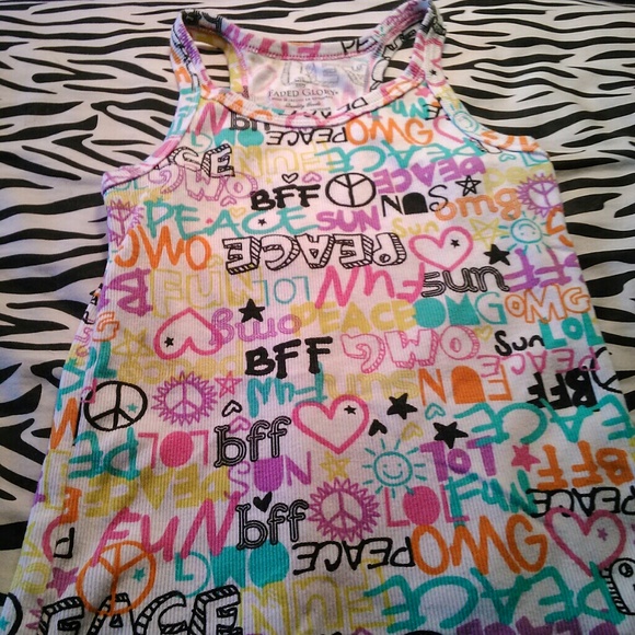 BULNDELColorful tanktop and areopostle t-shirt