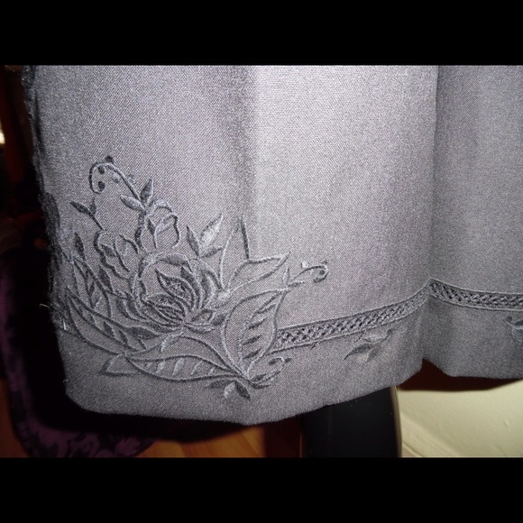 🍂🍁 Fall Ann Taylor Dressy Embroidered Bermuda Shorts Sz 6 - Picture 4 of 4