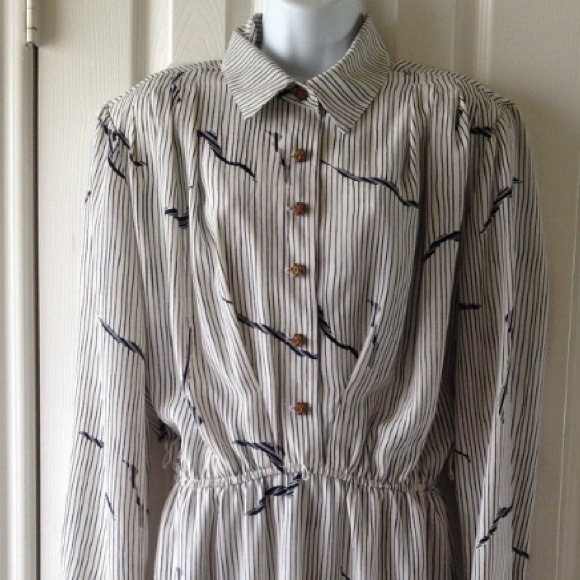 SOLD.  Vintage white and blue dress - Picture 3 of 3