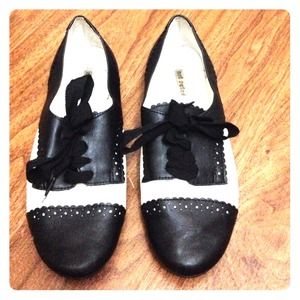 Retro black and white loafers