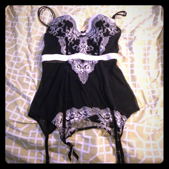 Victoria secret lingerie 36b