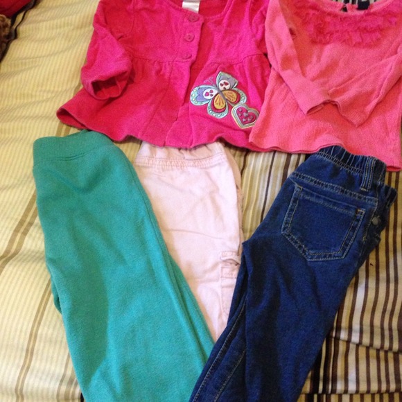 Lot of toddler girl clothes - Picture 1 of 3