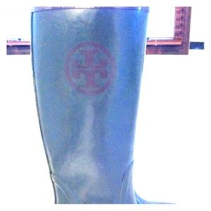 Auth Tory Burch Hunter Green Rainboots! Size 6.