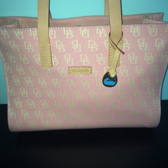 Dooney & Bourke Handbags - Dooney & Bourke East/West👜 price negotiable