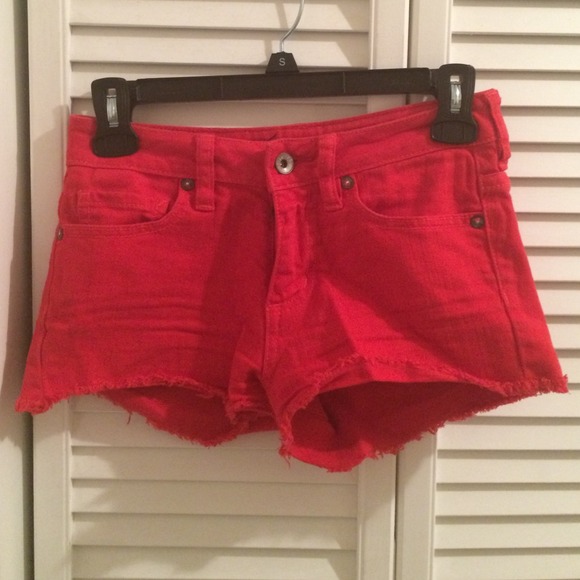 Bullhead red shorts