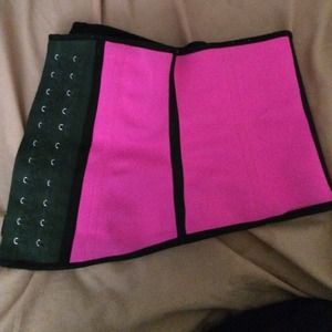Waist cincher