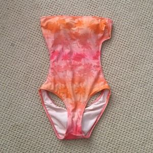 Starpless one piece bathing suit.