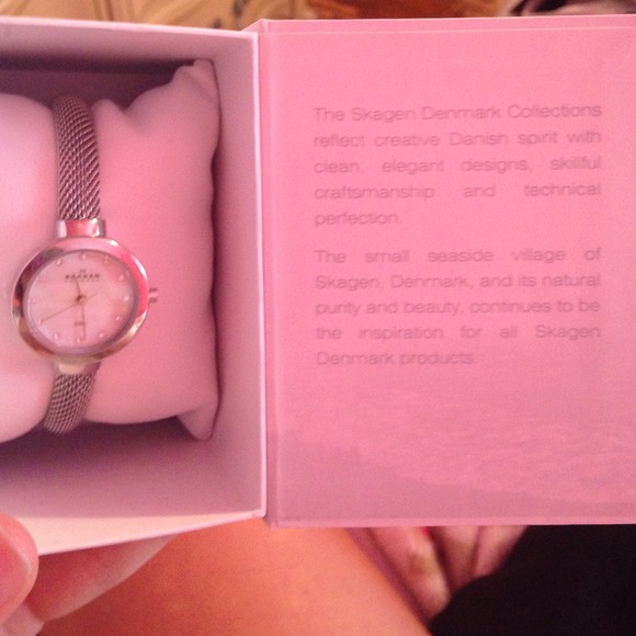 Skagen mesh cuff watch - Picture 4 of 4